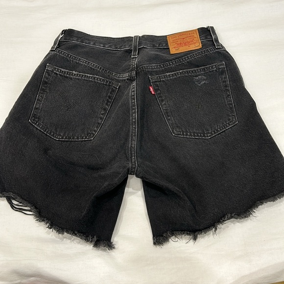 Levi’s 501 jean shorts - Picture 2 of 4